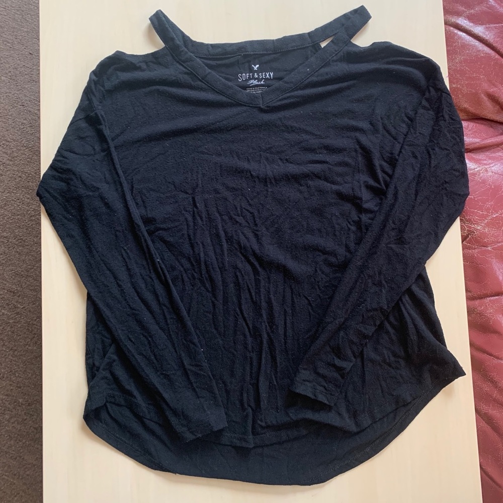 AMERICAN EAGLE soft and sexy open shoulder long sleeve